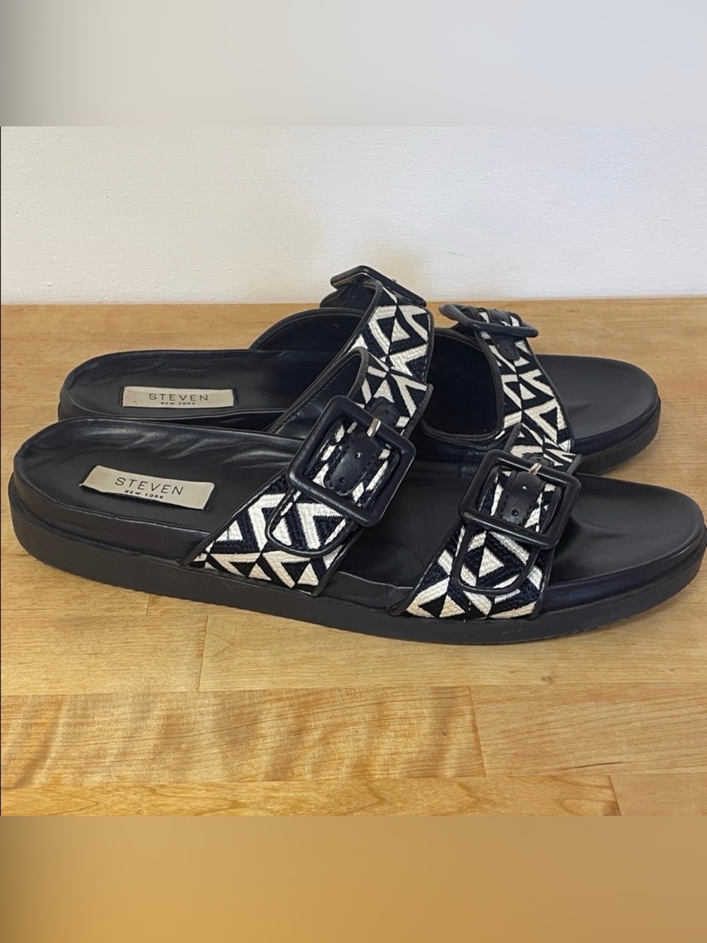 Steven New York Micah navy platform two strap sandals women’s size 10